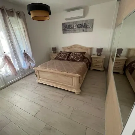 Chez Muriel Et Yves Alloggio in famiglia *